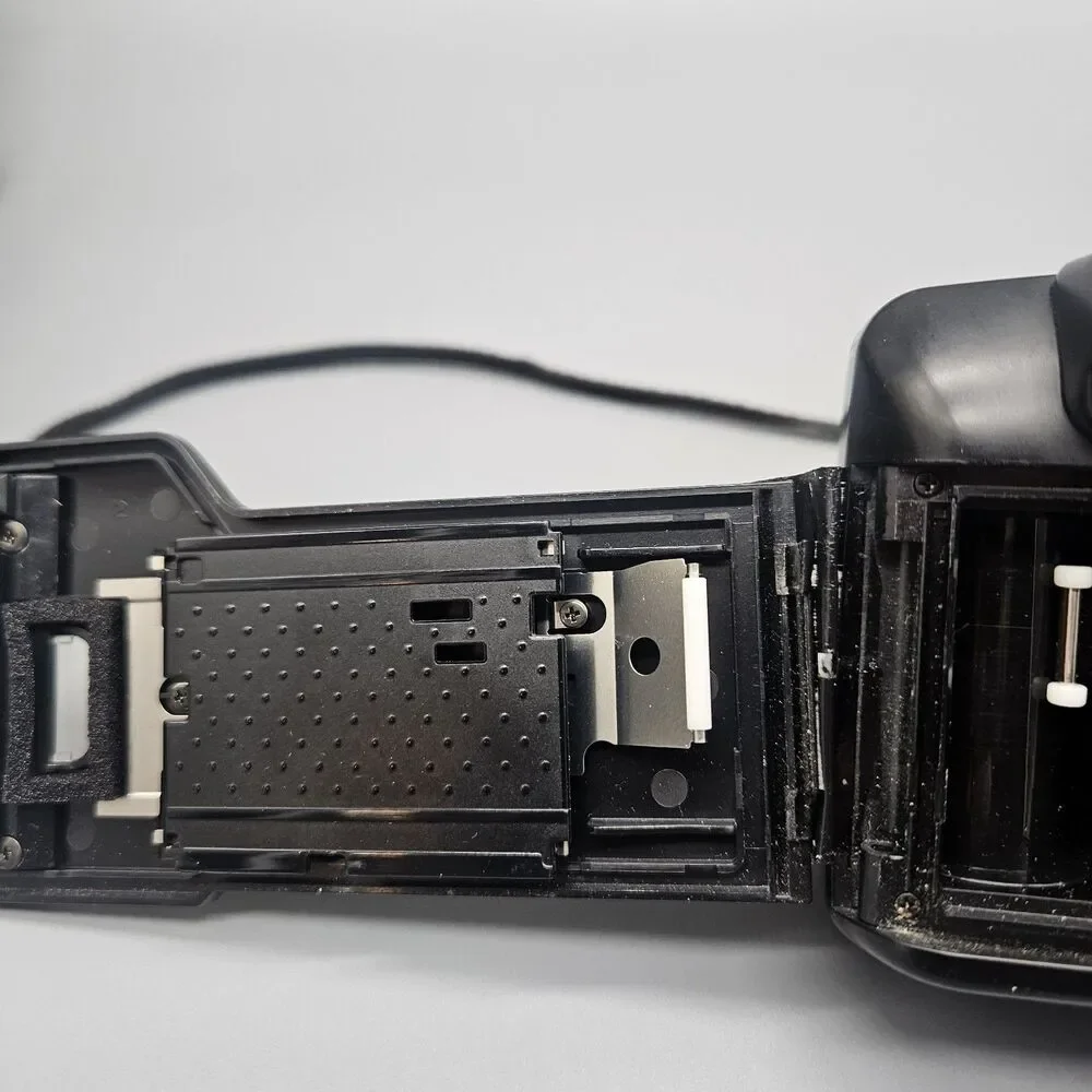 PENTAX IQZoom 115 Date Defective Powers On 35mm Point And Shoot Camera For Parts